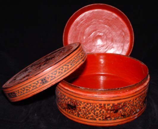 Burmese Yun Lacquered Betel Box - Late 19th Century