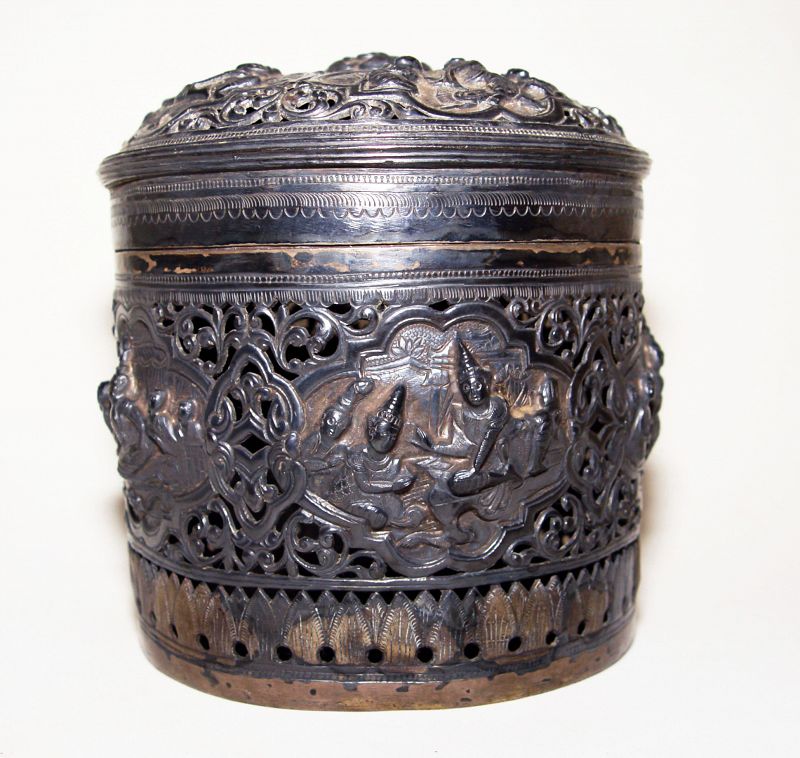 Burmese Round Silver Repousse Betel Case - 19th Century