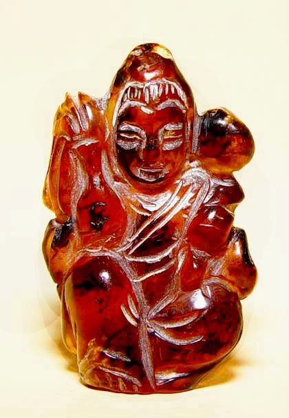Chinese Natural Amber Quanyin Pendant