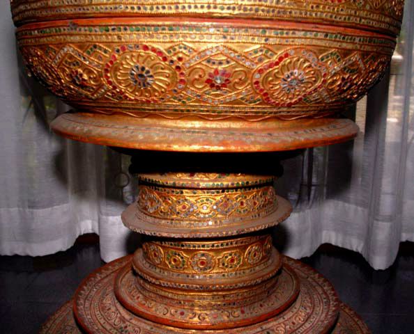 Very Large Royal Burmese Lacquer Gilded &quot;Thayo - 19th C