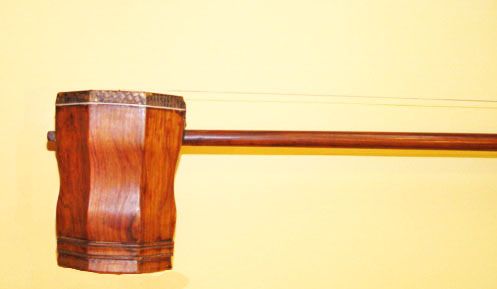 Chinese Huanghuali Erhu Musical Instrument - 19th Century