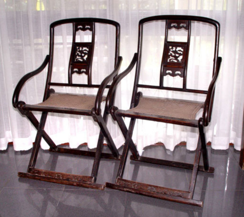 Rare Pair of Chinese Lacquered Folding Chairs - 18th C.