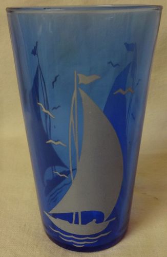 White Ships Ritz Blue Tumbler 4 7/8" 10.5 oz Hazel Atlas Glass Company