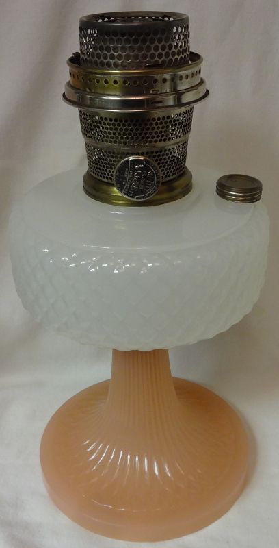 Quilt Pink &amp; White Moonstone Kerosene Lamp Aladdin Mantle Lamp Company
