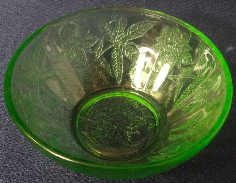 Floral Green Berry Bowl 4&quot; Jeannette Glass Company