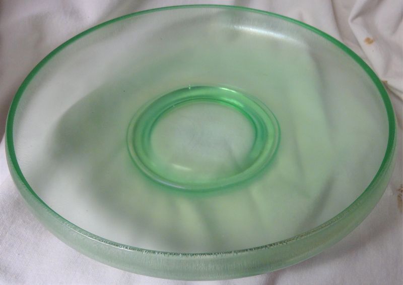 Stretch Glass Shallow Bowl 11&quot; Green #647