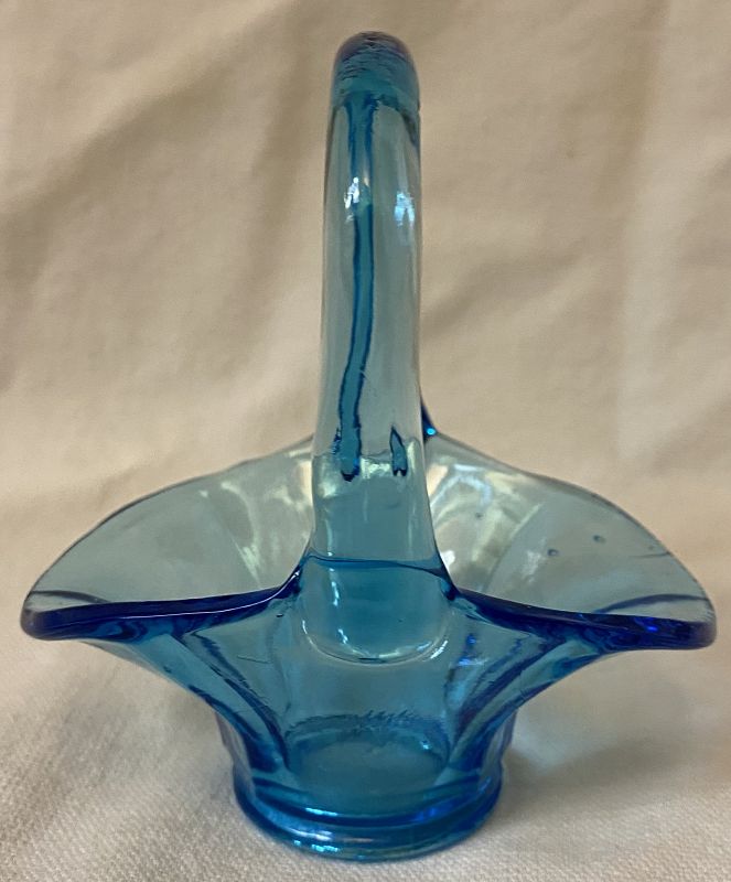 Favor Basket 4&quot; Blue Tiffin Glass Company