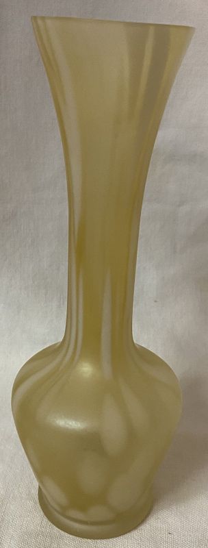 Bud Vase 8&quot; Yellow and White