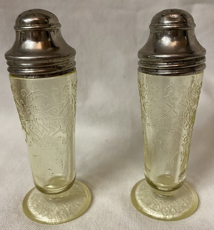 Florentine #2 Yellow Salt &amp; Pepper Shakers Hazel Atlas Glass Company