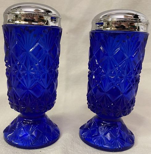 Daisy & Button Cobalt Shaker Pair in Box Fenton Art Glass