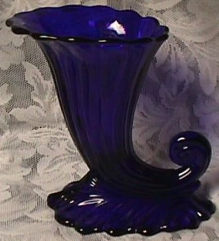Heisey Warwick Stiegel Blue Vase