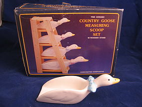 Goose Measuring Scoop