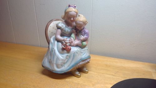 Shafford Mother and Child Figurine