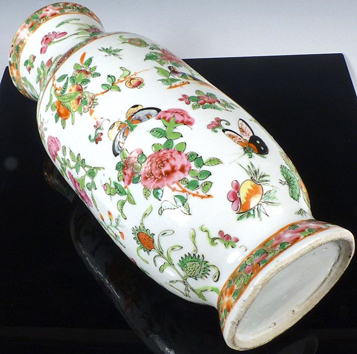 Chinese Export Rose Medallion Porcelain Vase