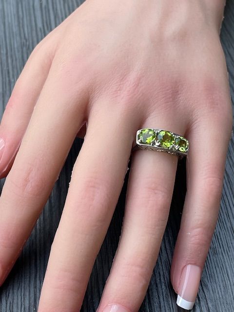 Art Deco 18K White Gold Peridot Three-Stone Ring