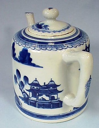 Chinese Export Canton Porcelain Teapot