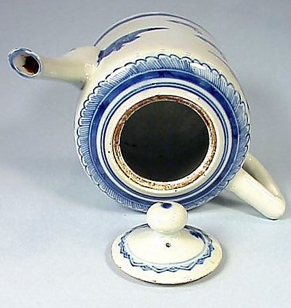 Chinese Export Canton Porcelain Teapot