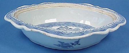 Chinese Export Porcelain Canton Covered Dish