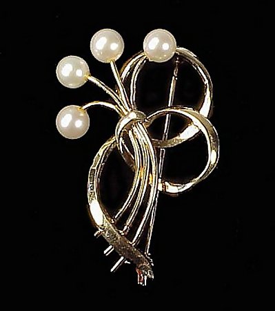 Signed Mikimoto Pearl &amp; 14K Gold Brooch
