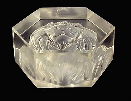 New England Glass Co. Intaglio Lion Glass Paperweight