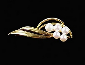 Mikimoto Pearl & 18K Yellow Gold Brooch