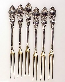 6 Lunt NAVARRE Sterling Silver Strawberry Forks