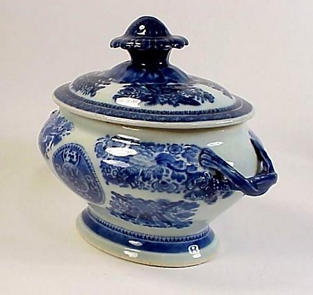 Chinese Export Porcelain Blue Fitzhugh Sauce Tureen