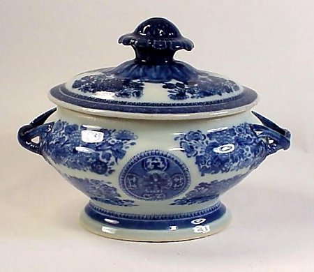 Chinese Export Porcelain Blue Fitzhugh Sauce Tureen