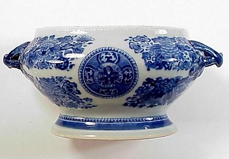 Chinese Export Porcelain Blue Fitzhugh Sauce Tureen