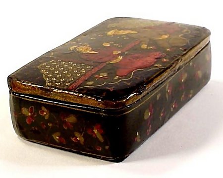 Georgian Lacquered Papier-Mache Tobacco or Snuffbox