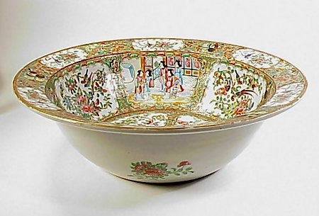 Chinese Export Rose Medallion Porcelain Basin