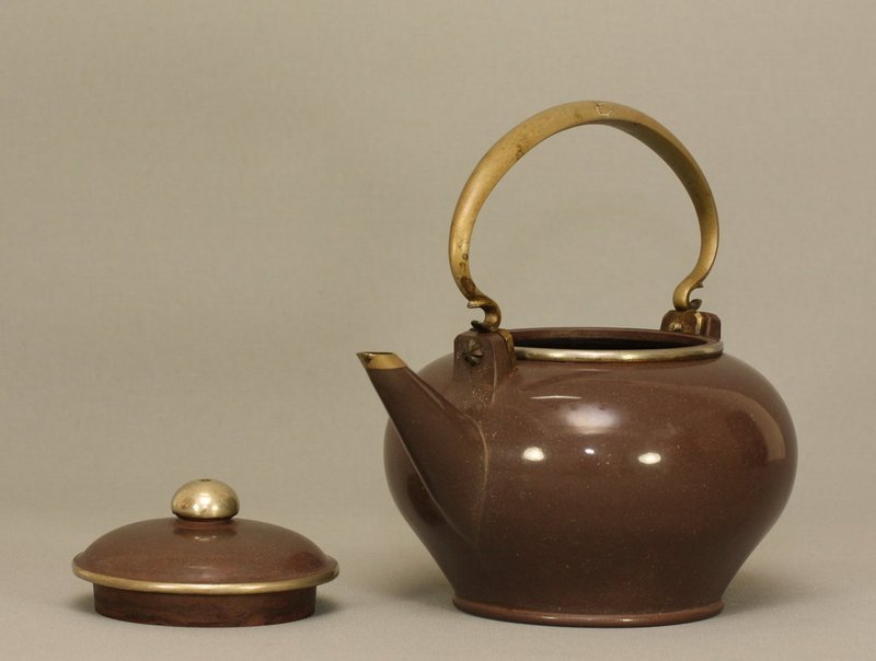 Chinese Yixing GONG GEK marked Pottery Teapot