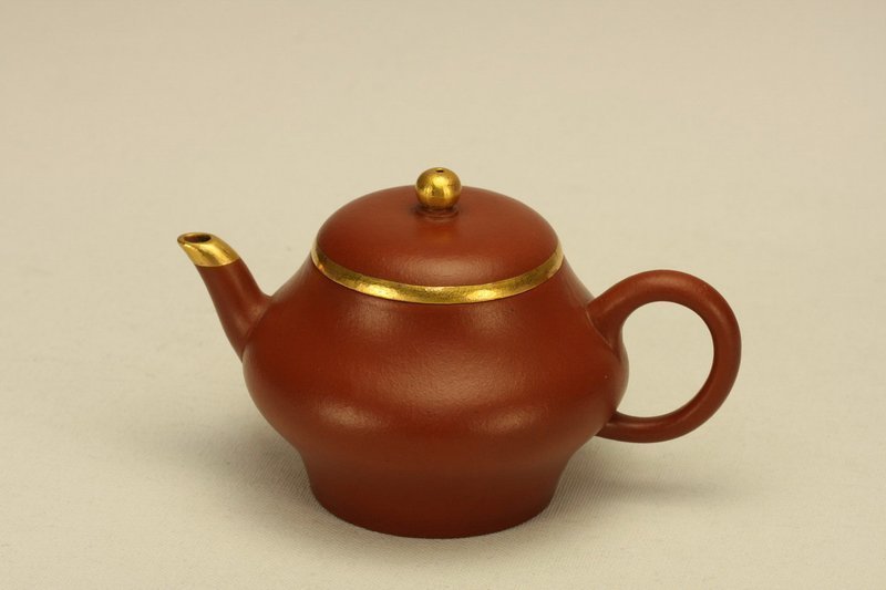 Chinese Yixing Teapot MENGCHEN w Gold Mounted &amp; Signed