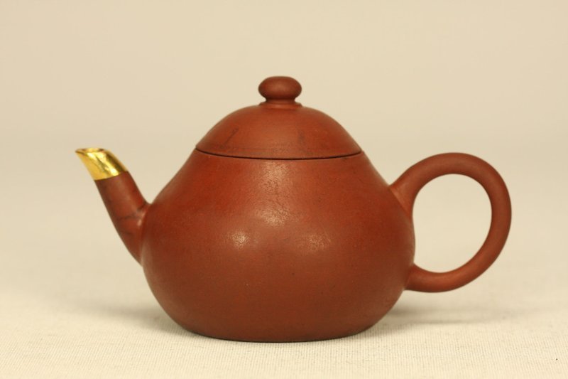 CHINESE YIXING PEAR SHAPED TEAPOT MENGCHEN &amp; SIGNED