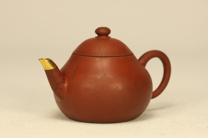 CHINESE YIXING PEAR SHAPED TEAPOT MENGCHEN &amp; SIGNED