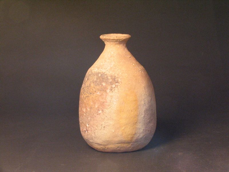 Shigaraki bottle(vase) by Sadamitsu Sugimoto the great master hand