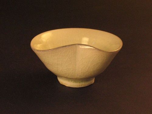 White porcelain sake cup by Dohei Fujinoki  the popular artist KARATSU