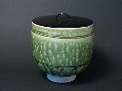 14~15th Century Annamese green glaze small jar as Mizusashi