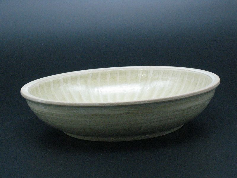 13~14th century Thai Sankampaeng kiln ash-glaze flat bowl