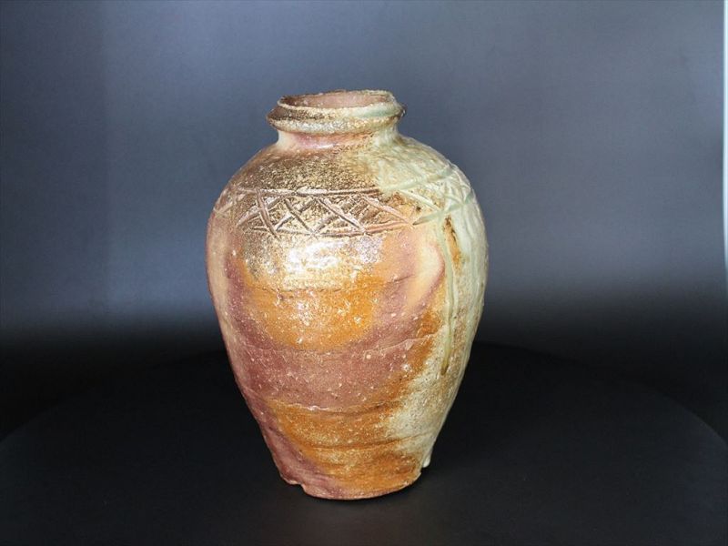 Shigaraki vase naturally glazed by great master Sadamitsu Sugimoto