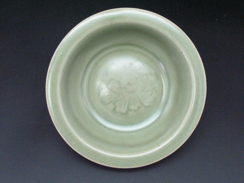 14th century last Yuan or early Ming dynasty Longquan Celadon plate
