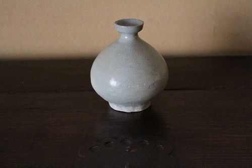 12th century Korea Goryeo dynasty Celadon small bottle
