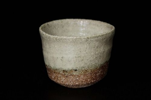 Madara-karatsu glaze Guinomi sake cup by the expert Dohei Fujinoki