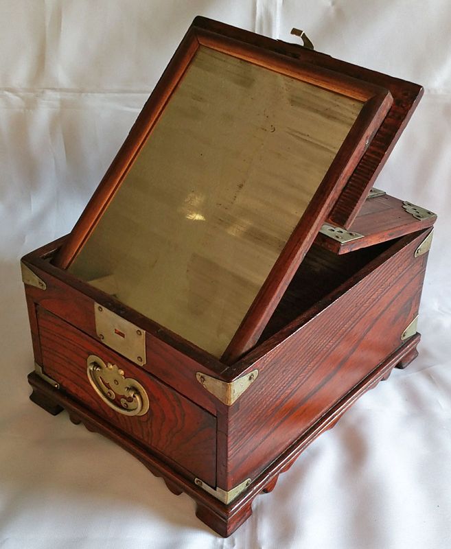 19th Century Men's Mirror Box of Quality Persimmon and Zelkova Wood