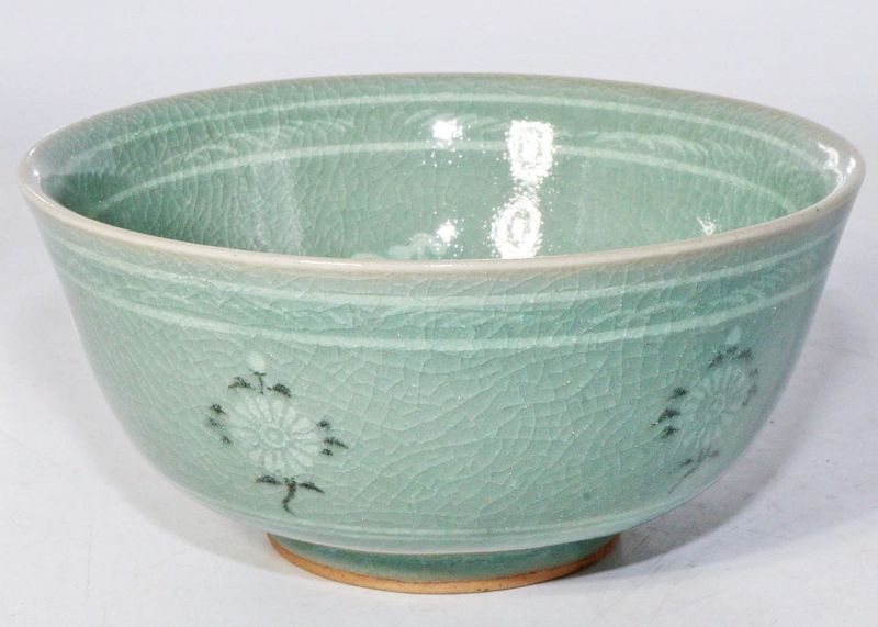 Refined Inlaid Celadon Tea Bowl by the Last Korean Princess, Yi Bangja