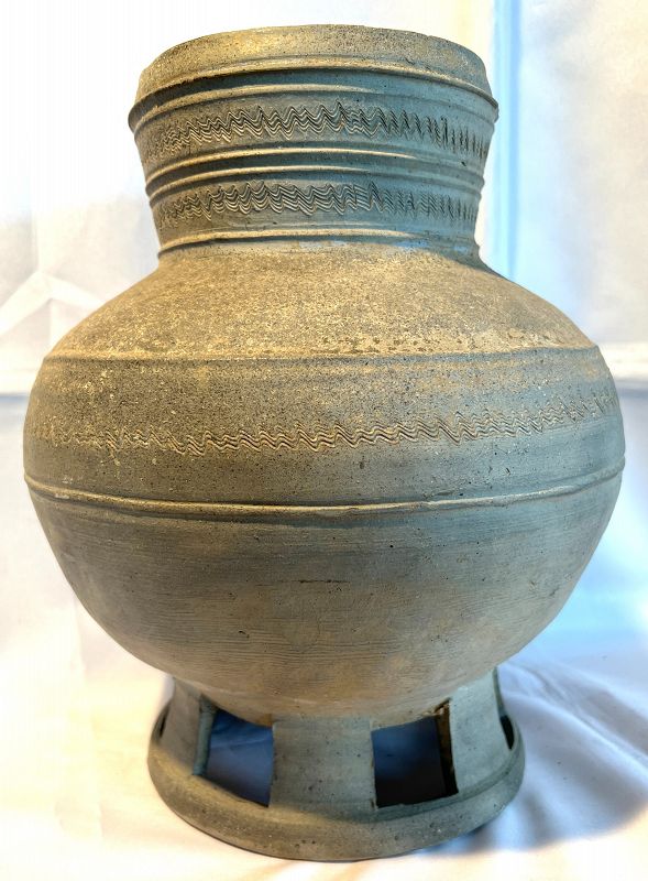 Fine, Rare 5th to 6th Century Silla Jar with Beautiful Form and Design