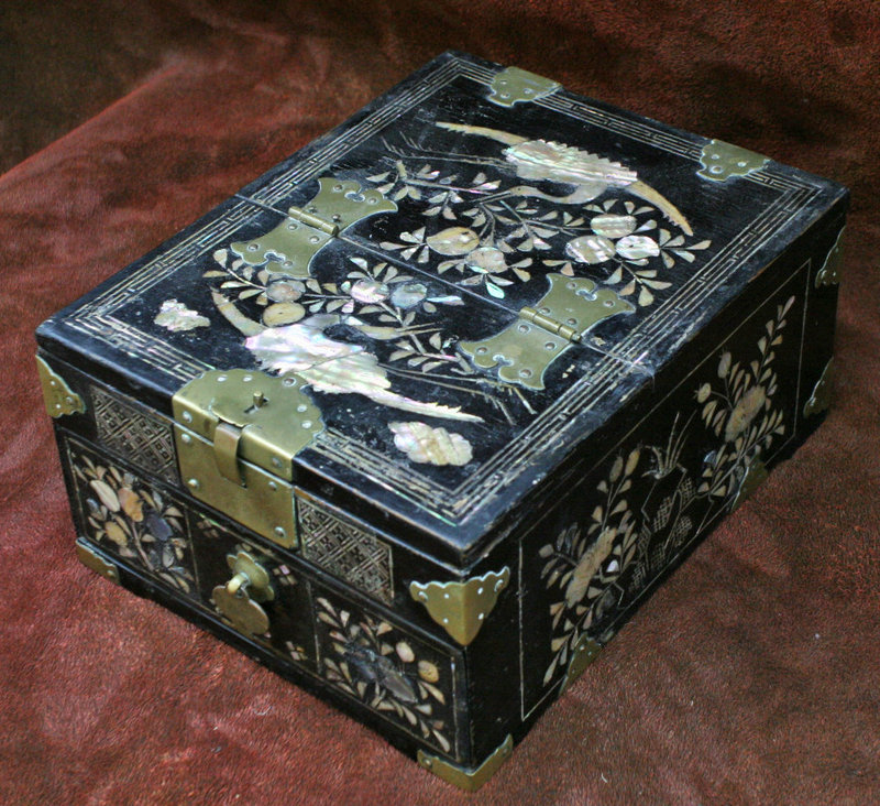 Black Lacquer with Mother of Pearl Inlay Mirror Box