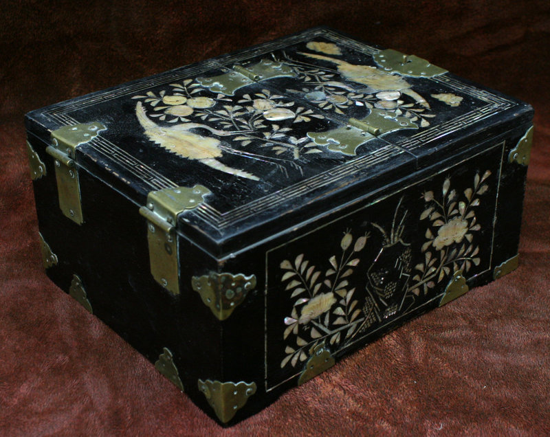 Black Lacquer with Mother of Pearl Inlay Mirror Box