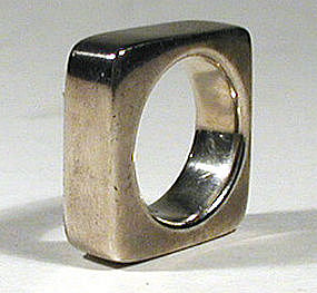 Chunky Industria Argentina Modernist Ring