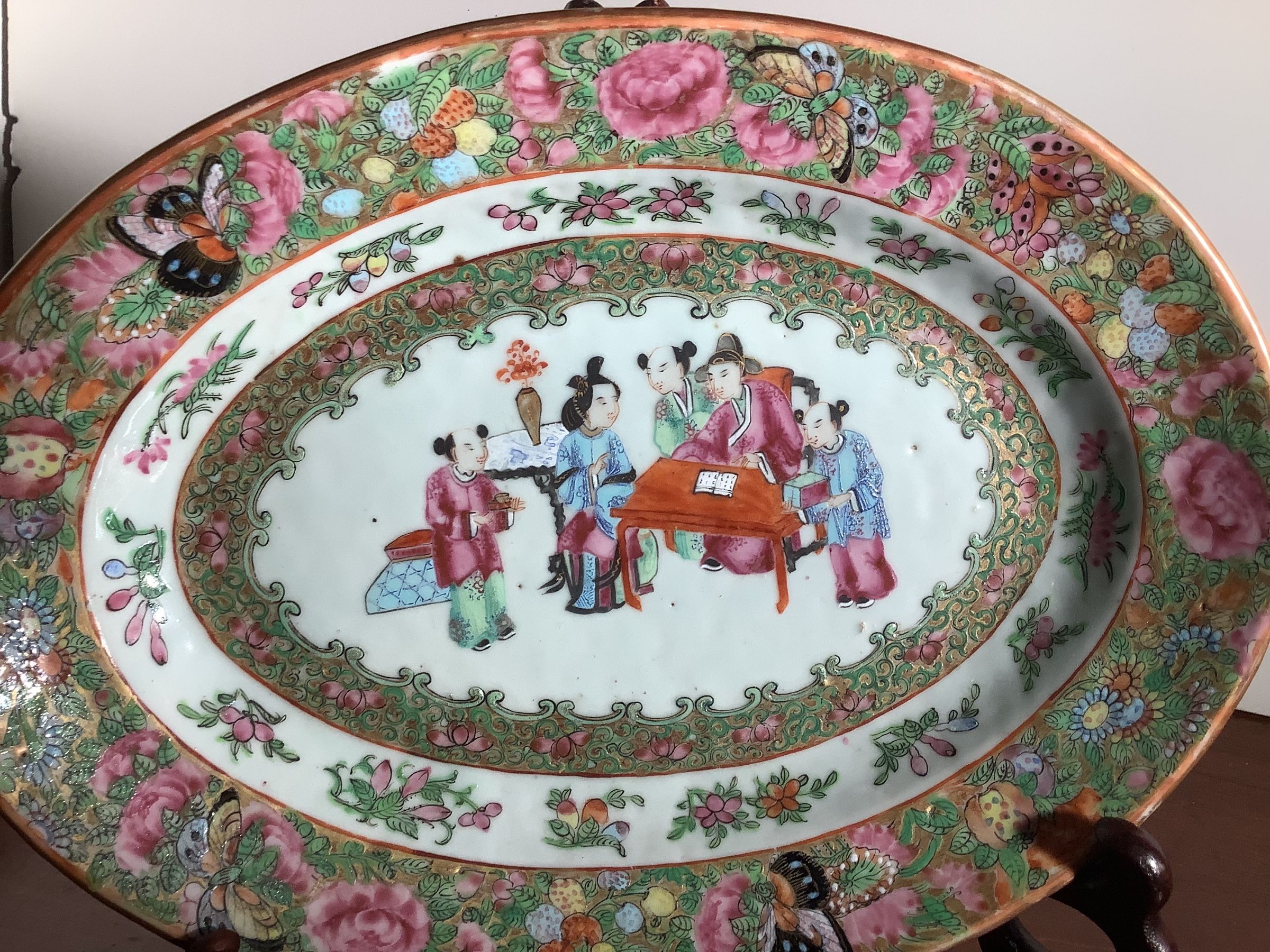 Chinese Famille Rose Mandarin Canton Qing Dynasty Serving Plate 10x7.5
